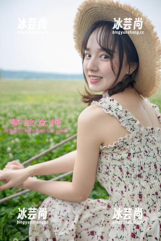 梦丝女神 - 王娇娇泳衣图集！噔噔噔，水里加点盐，更显甜！
