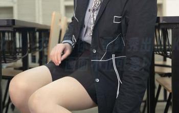 梦丝女神 – 在线等你！雪馨秀出的JK室内图集，画面不止可爱！