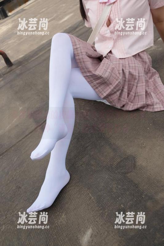 森萝财团 森萝财团出的校服肉丝少女高清写真集,这种“青春”的态度可以有