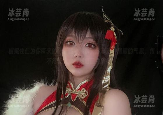 椒妮佐仁为你带来的最新睡衣展示，分享这种慵懒的气息，恨不得让人立刻想撒腿去旅行。