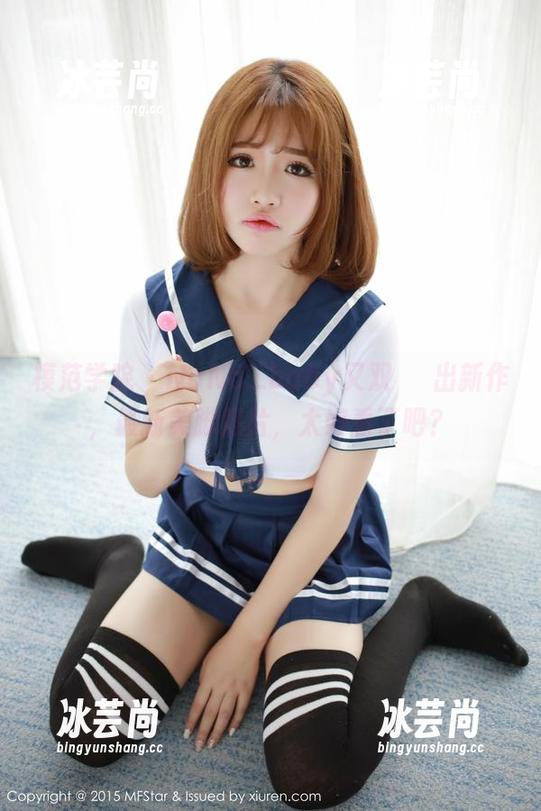 模范学院 - NaNa_baby又双叒叕出新作，最新美脚照片，太好看了吧？