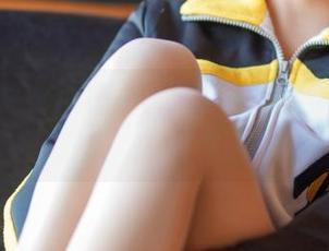 高清图片中的樱井小莜，御姐气质让人忍不住想多看几眼。