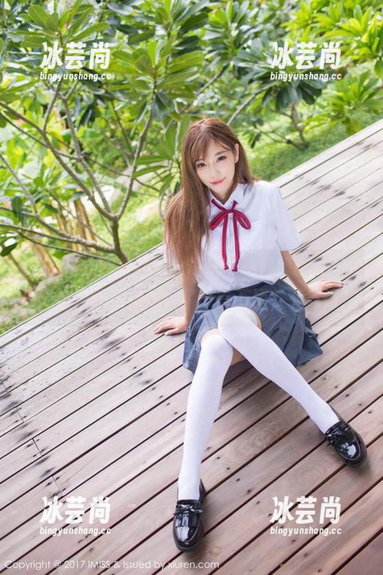 爱蜜社 - 倘若礼服会说话，杨紫嫣Cynthia的写真集一定饱含了千言万语，下载吧！