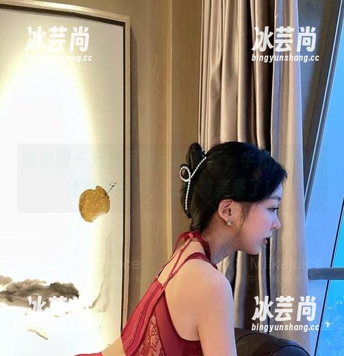 微密圈 - 短裙写真新潮更新，牛奶里的果汁别再闹了，我快被美晕了！