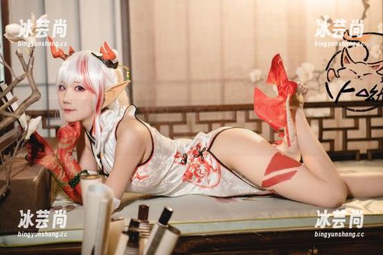 狐萝卜呦of制服，这种搭配，原图看得我微妙，得跟你们分享一下！