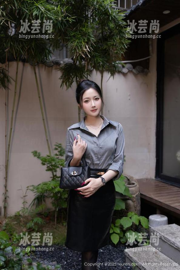 秀人网-大琪琪Emily 秀人网 - 原图黑色,壁纸风格——大琪琪Emily是想把这种酷炫玩明白吗?