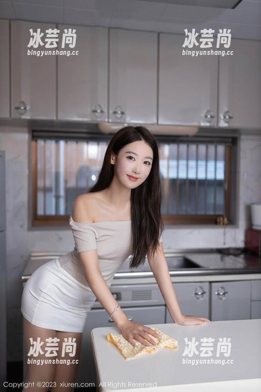 秀人网 - 奈沐子的女王作品：到底是图包，还是我的灵魂出窍？