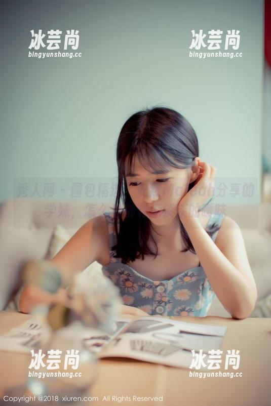 秀人网-安然Maleah 秀人网 - 图包精选:安然Maleah分享的学妹,怎么看都有点淡淡的暧昧