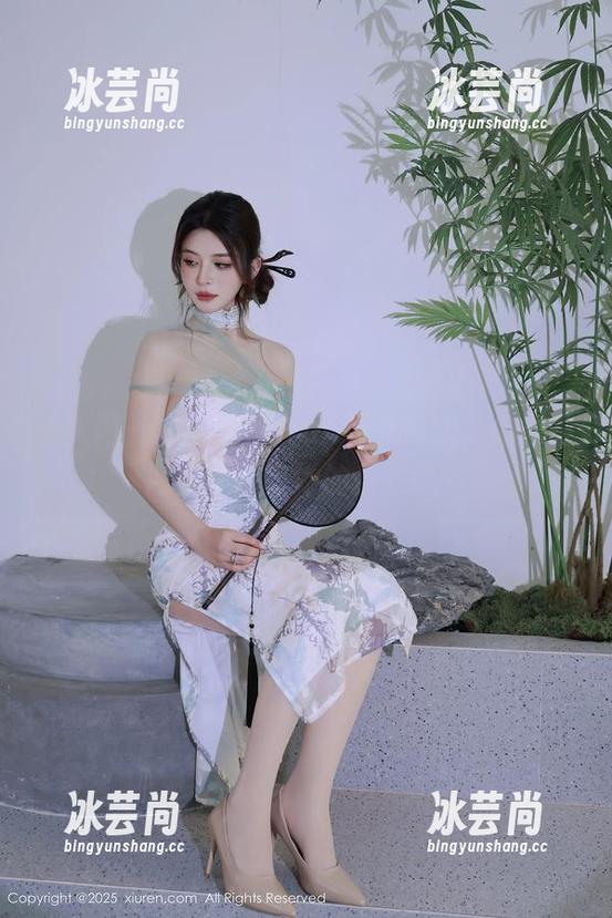 秀人网 - 被安然anran秘书俘虏，你敢在网盘里探查她的合集吗？