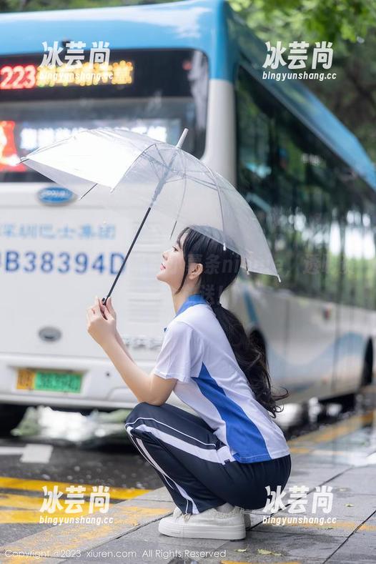 秀人网 - 不藏私的小薯条nienie，透明资源全放送！