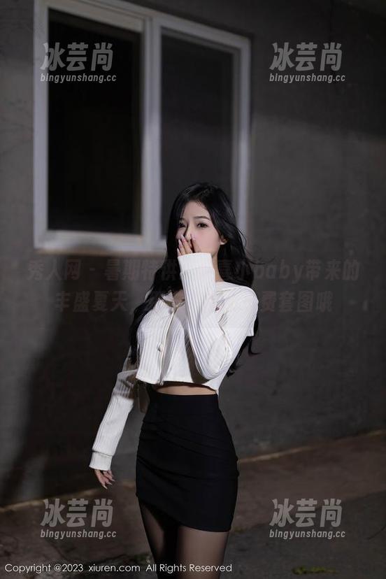 秀人网-柒喜小baby 秀人网 - 暑期特供!柒喜小baby带来的丰盛夏天,别忘了来拿免费套图哦