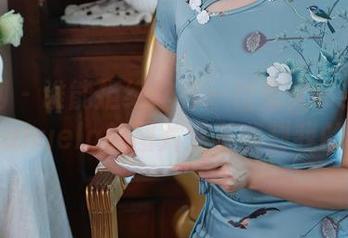 秀人网 – 谁能拒绝这样一位兔女郎？玛鲁娜Manuela的图片完美收割我的心！
