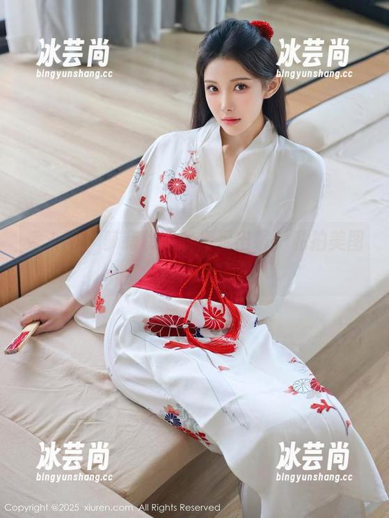秀人网-萝莉悠悠酱 秀人网 - 萝莉悠悠酱裸足出镜,私拍美图里藏的细腻
