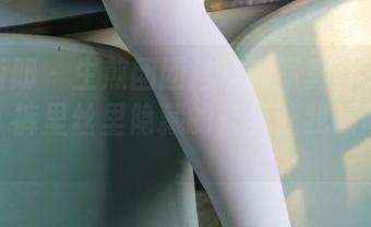 稚乖画册 – 生煎团团这次的写真真是别出心裁，裤里丝里隐藏的玄机让我啧啧称奇。