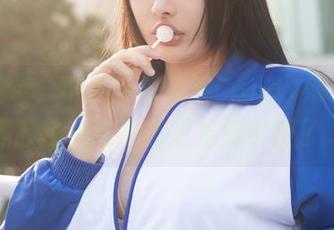 察言观色，小心！糖果果Candy带着她的黑胶兔兔在图库里招蜂引蝶了。