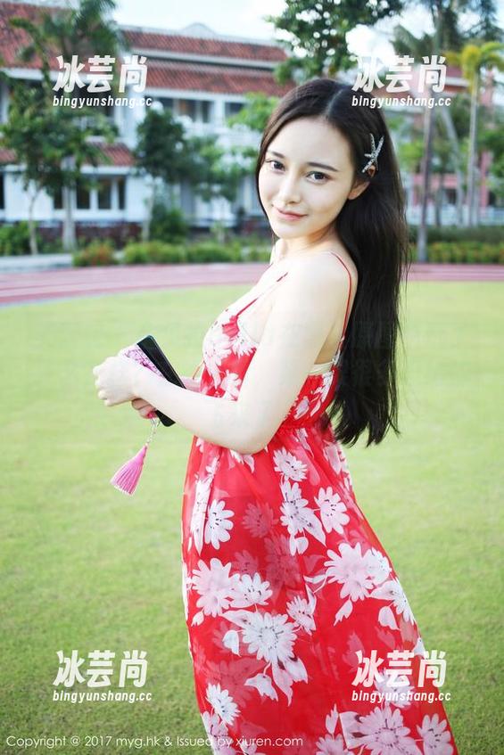 美媛馆 - 佘贝拉bella在黑丝原图中玩了什么花样？在线上看，第一眼很多思绪都飞来了。