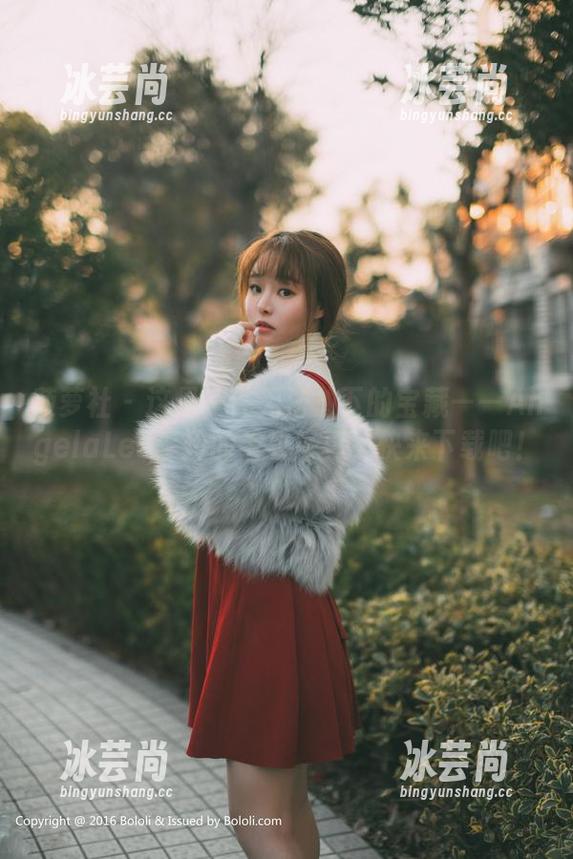 菠萝社 - 这是一件无法放下的宝藏——AngelaLee李玲的毛衣写真，快来下载吧！