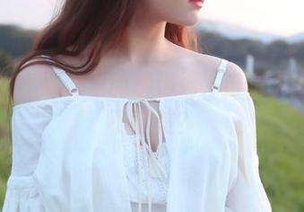 菠萝社 – 夏天里的柳侑绮，谁说无圣光就不能美？
