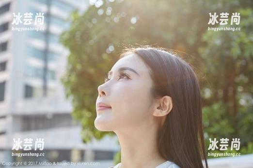 蜜桃社-杏子 蜜桃社 - 御姐杏子的写真:每张图都像在撩人,我的脑袋没法停下来…