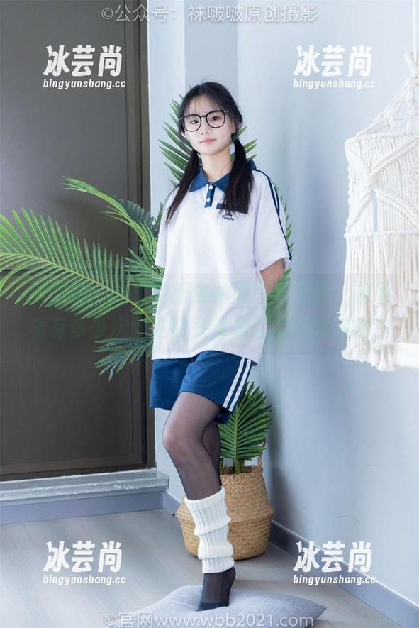 袜啵啵 - 稚予的新连体服图集更新，来看看有多少次我在镜头前瑟瑟发抖的瞬间！