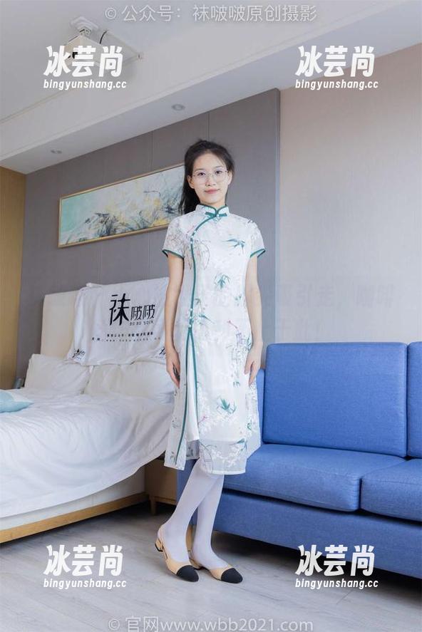 袜啵啵 - 小心被稚予的脚尖吸引走，咖啡丝作品可是福利不止于此！