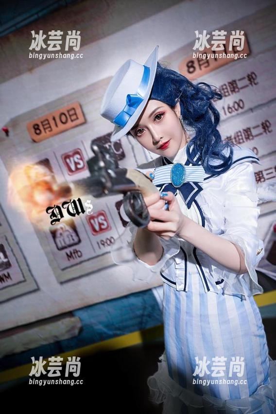 露儿大魔王 露儿大魔王把制服简化了,图包下载赶紧先行,或许会惊艳你。
