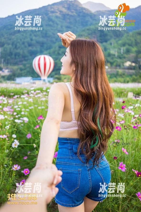青豆客 - 谁说瑜伽不能性感？小九Vin的图集证明了一切！
