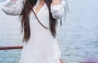 青豆客 – 施忆佳礼服与万物皆可搭：精选写真集，家里的拖鞋也能成为时尚单品！