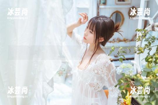 网盘里的香草喵露露：谁说OL制服不能有点趣味？