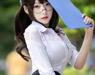 白丝之约：香草喵露露的无圣光独特魅影