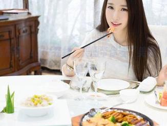 魅妍社 – 杨晨晨sugar在线，美图带你看“美脚”的另一种人生境界！